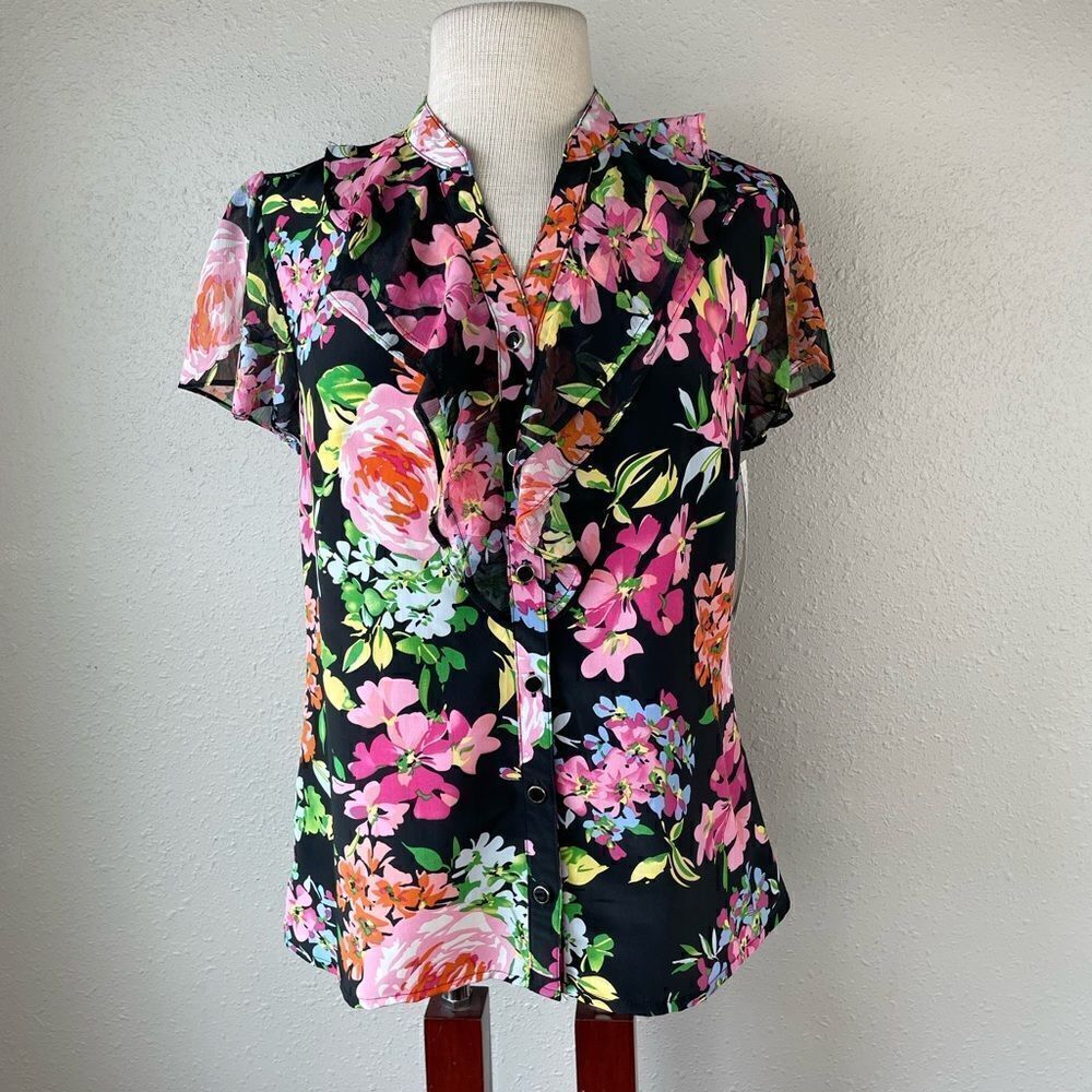 NWT Notations Snap Down Floral top Size S